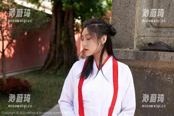 蜜桃社 - 只有缇娜美Tinami能把白裙穿得这么让人想聚焦