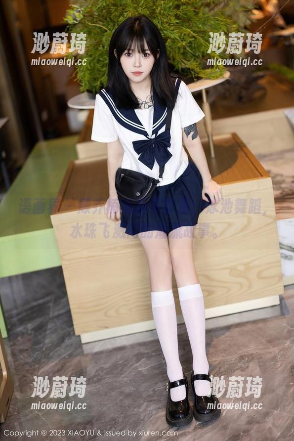 语画界 - 顾乔楠最新写真集：泳池舞蹈，水珠飞溅间的潮流故事。