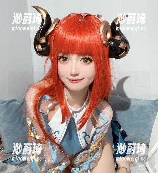 水手服cos，趴趴捣蛋陌：你爱上潮水，我却更喜欢沙发！