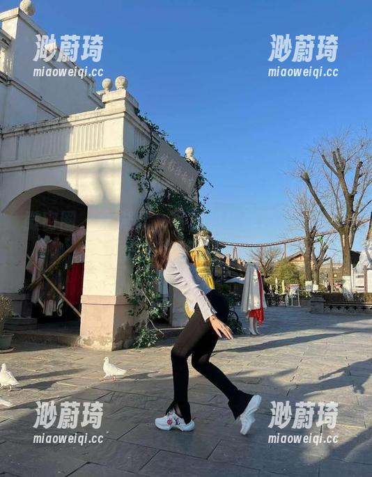 微密圈 - 金希儿，写真姐姐如画，光影玩得不要不要的！
