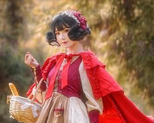 阿包也是兔娘新作泳装上线，免费滑入你的视线！