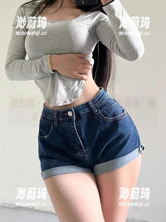 微密圈 - 在线图集：陈佩奇黑色蕾丝，快来解锁这层迷雾中的诱惑吧！