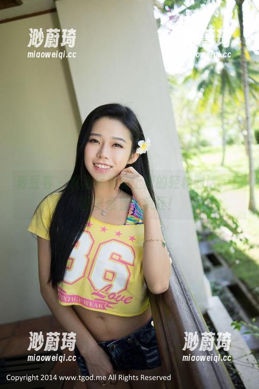 青豆客 - 双马尾和杨上萱的轻松对话，套图里藏着小疯狂！