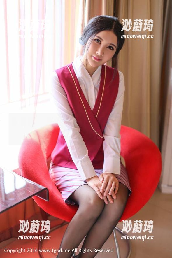 青豆客 - 赵伊彤和谁在双人写真集中闲逛呢？精选的一些小秘密