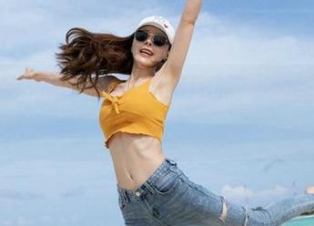 魅妍社 – 下载糯美子Mini的黑白特辑，凝聚了多少“不以颜色为美”的努力？