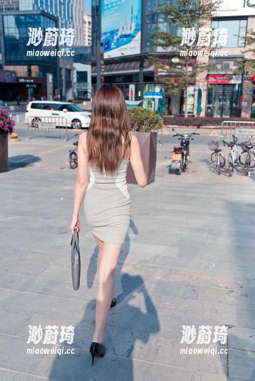 魔镜街拍 - 免费写真里，凯恩就像魔术师，把我“点亮”得五光十色，想不想看？